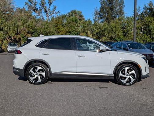 2025 VinFast VF 8 Eco