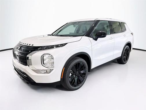 White Diamond 2026 Mitsubishi Outlander SE