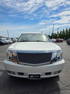 White Diamond 2007 Cadillac Escalade Base