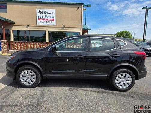 Magnetic Black Pearl 2019 Nissan Rogue Sport S