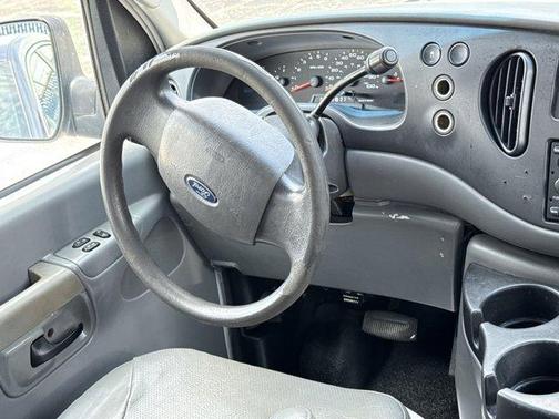 2008 Ford E350 Super Duty XL