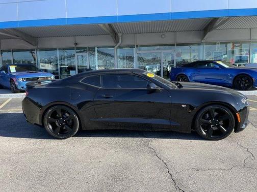 Photo 4 of 42 of 2017 Chevrolet Camaro 2SS