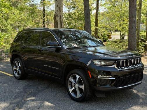 Diamond Black 2023 Jeep Grand Cherokee Limited