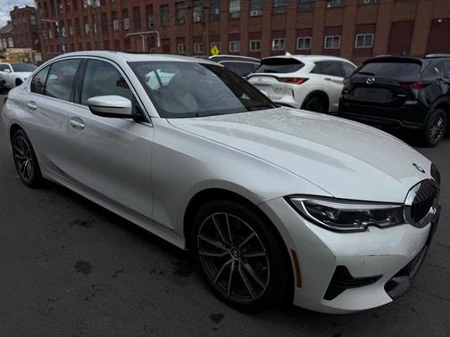 2022 BMW 330 i xDrive