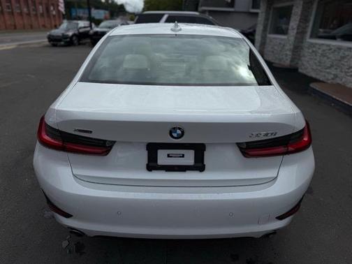 2022 BMW 330 i xDrive