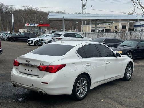 2015 INFINITI Q50 Base