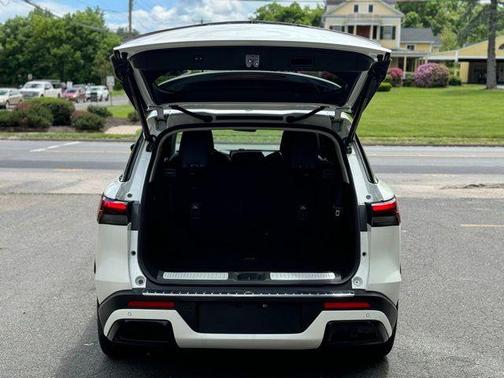 Majestic White 2023 INFINITI QX60 Luxe