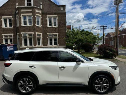 Majestic White 2023 INFINITI QX60 Luxe