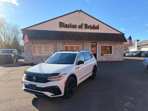 2022 Volkswagen Tiguan 2.0T SE R-Line Black