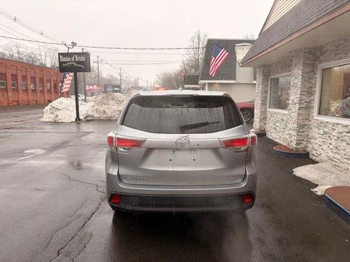 2016 Toyota Highlander LE