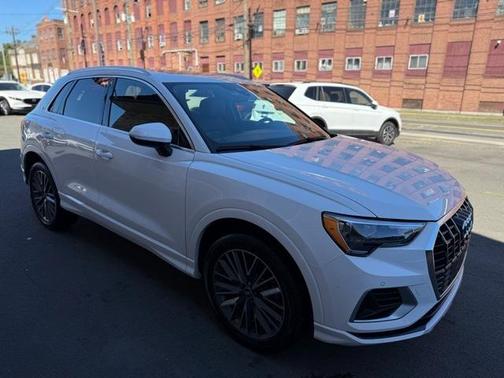 2022 Audi Q3 40 Premium