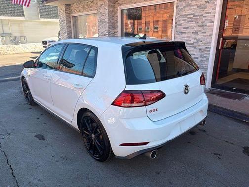 2021 Volkswagen Golf GTI 2.0T SE