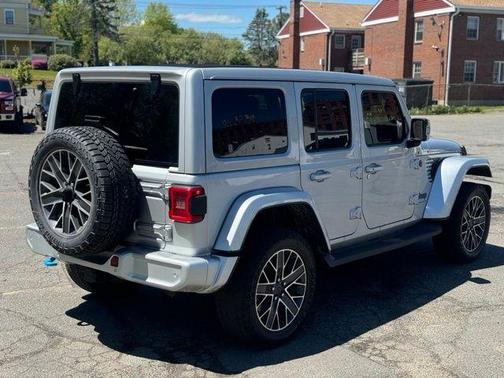 Silver Zynith Clearcoat 2024 Jeep Wrangler 4xe High Altitude