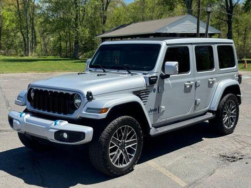 Silver Zynith Clearcoat 2024 Jeep Wrangler 4xe High Altitude