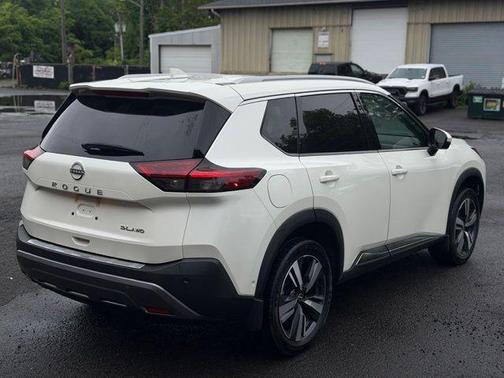 White 2023 Nissan Rogue SL