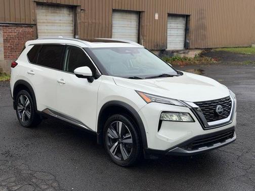 White 2023 Nissan Rogue SL