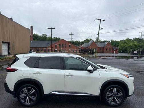White 2023 Nissan Rogue SL