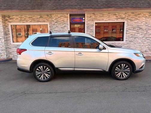 2020 Mitsubishi Outlander 