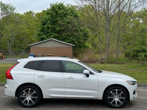 Crystal White 2021 Volvo XC60 T5 Inscription