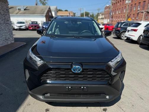 2022 Toyota RAV4 Hybrid XLE