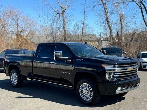 Black Metallic 2022 Chevrolet Silverado 2500 High Country