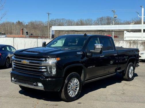 Black Metallic 2022 Chevrolet Silverado 2500 High Country