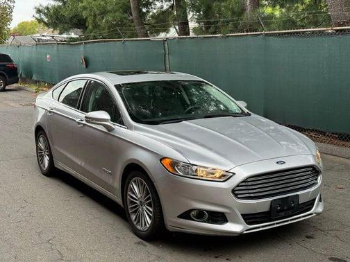 Ingot Silver 2014 Ford Fusion Hybrid SE