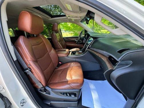White Diamond Clearcoat 2015 Cadillac Escalade Premium