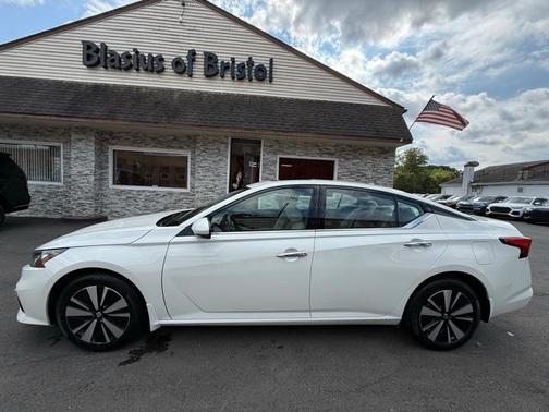 2022 Nissan Altima 2.5 SL