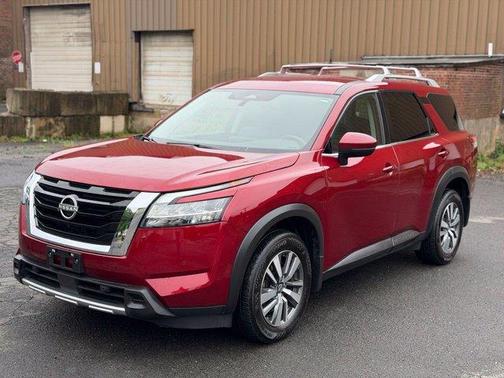 Scarlet Ember 2023 Nissan Pathfinder SL
