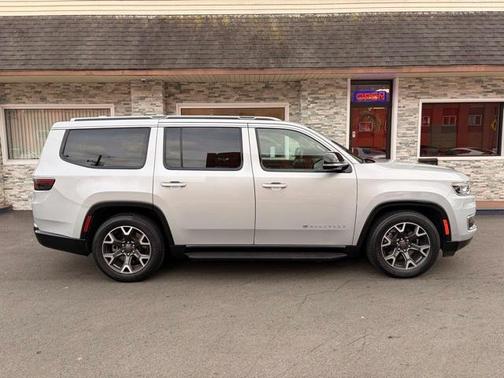 2023 Jeep Wagoneer Series III
