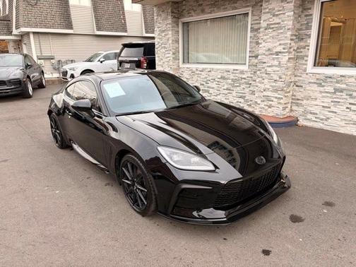 2025 Toyota GR86 Premium