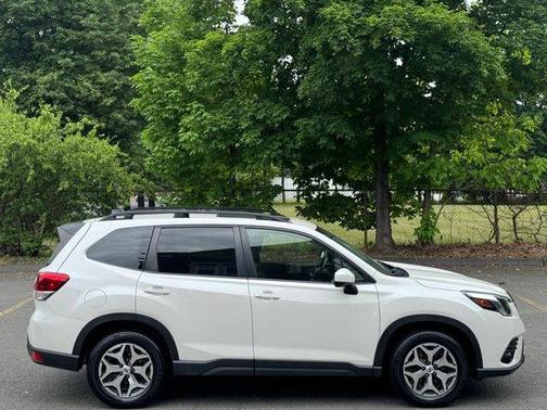 Crystal White Pearl 2024 Subaru Forester Premium