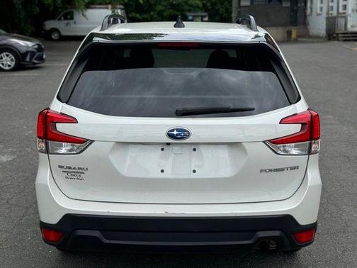 Crystal White Pearl 2024 Subaru Forester Premium
