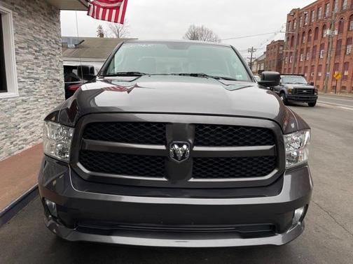 Photo 2 of 33 of 2016 RAM 1500 Tradesman/Express