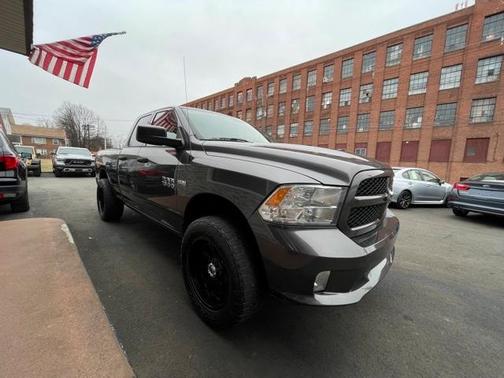 Photo 3 of 33 of 2016 RAM 1500 Tradesman/Express