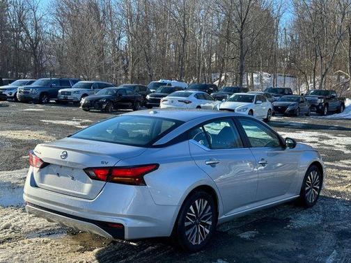Brilliant Silver Metallic 2024 Nissan Altima 2.5 SV