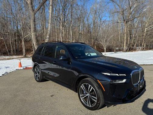 Carbon Black Metallic 2023 BMW X7 xDrive40i