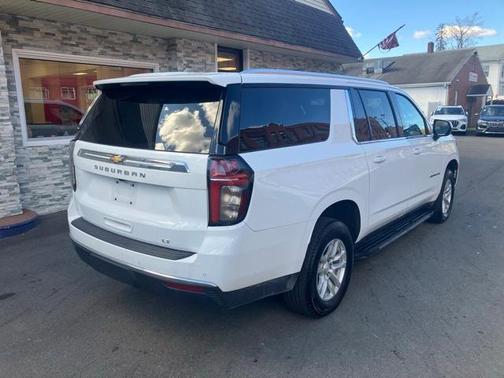 2024 Chevrolet Suburban LT