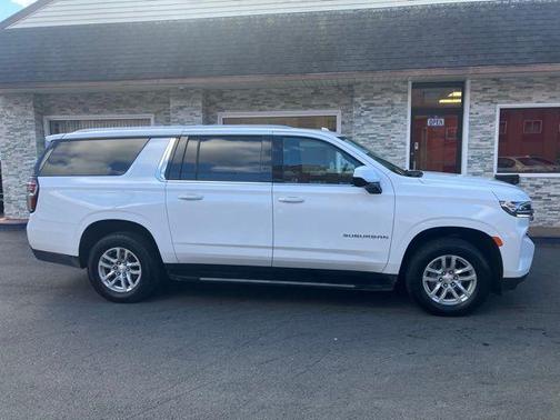 2024 Chevrolet Suburban LT