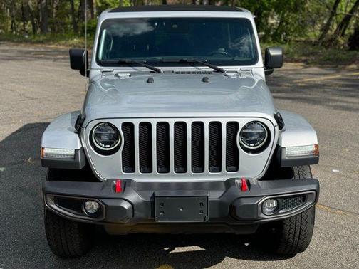 Silver Zynith Clearcoat 2022 Jeep Wrangler Unlimited Sahara Altitude