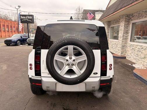 2020 Land Rover Defender 110 SE