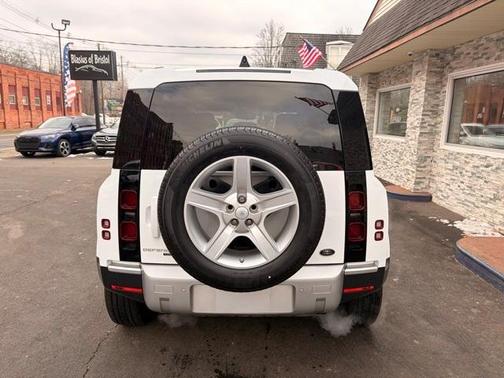 2020 Land Rover Defender 110 SE