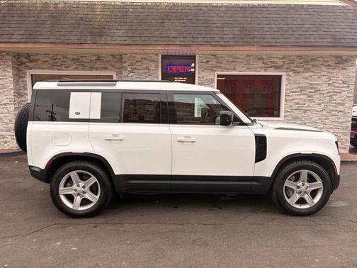 2020 Land Rover Defender 110 SE