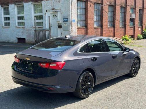 Night 2025 Chevrolet Malibu LT