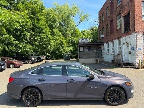 Night 2025 Chevrolet Malibu LT