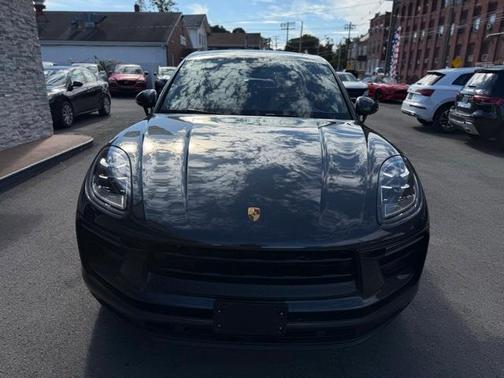 2022 Porsche Macan Base