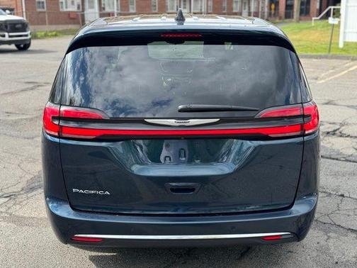 Fathom Blue Pearlcoat 2023 Chrysler Pacifica Touring-L
