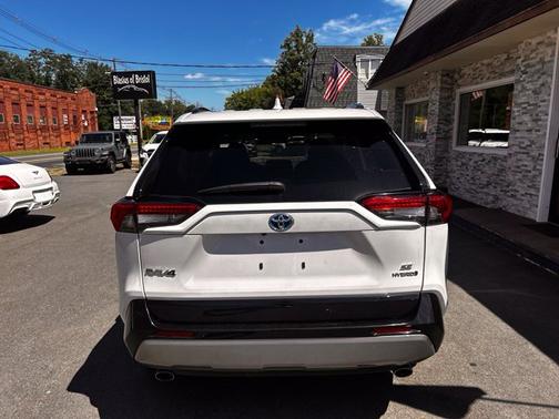 Pearl 2024 Toyota RAV4 Hybrid SE