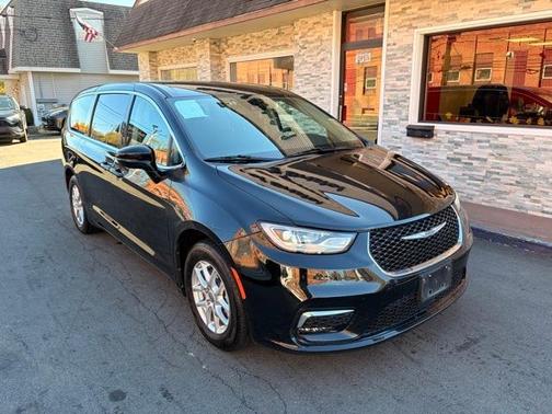 2024 Chrysler Pacifica Touring-L